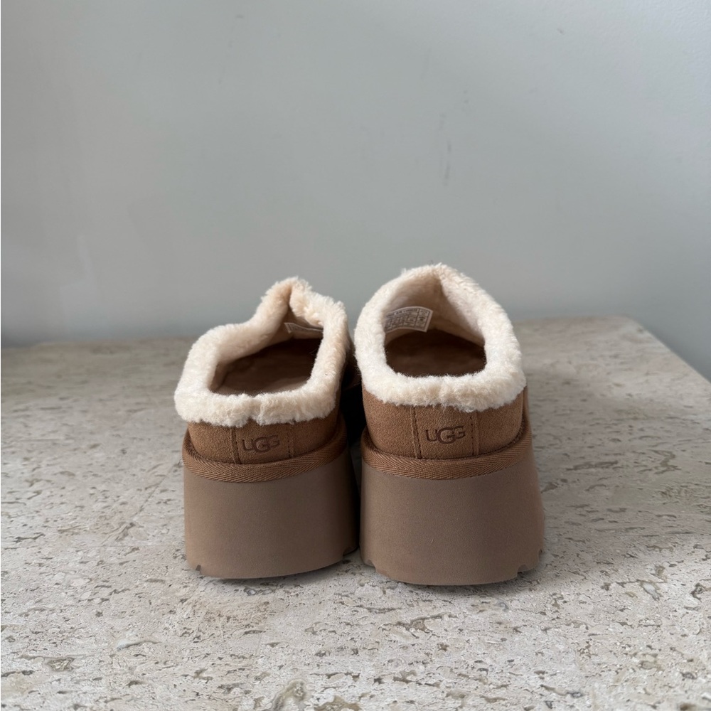 UGG® New Heights Cozy Clog- NO BOX - Picture 12 of 14